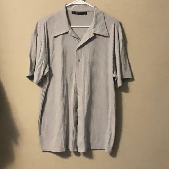 Men's Gray Short Sleeve Shirt - Picture 1 of 6